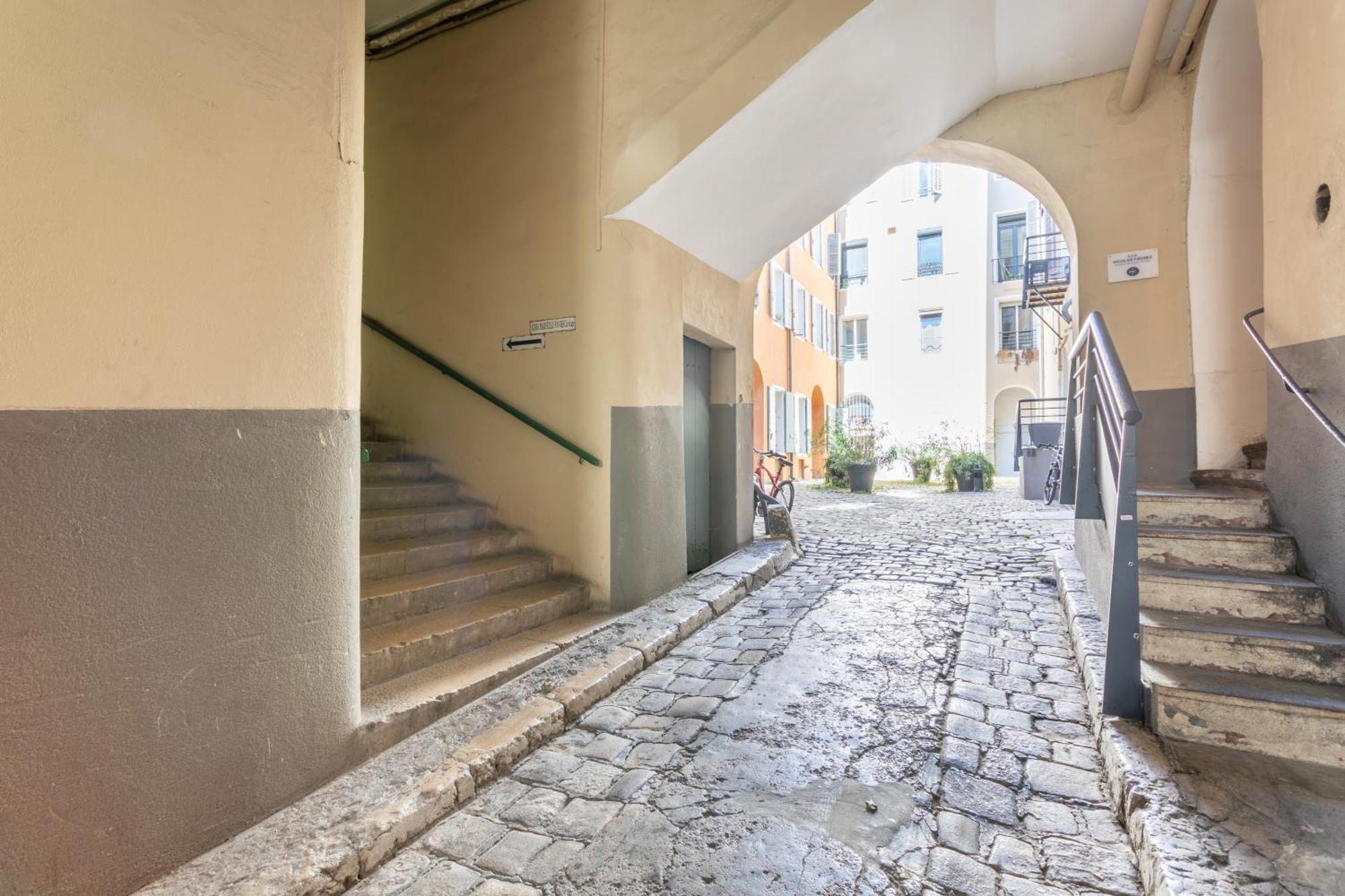 Апартаменты Adira Marseille Panier 2 Etoiles Экстерьер фото
